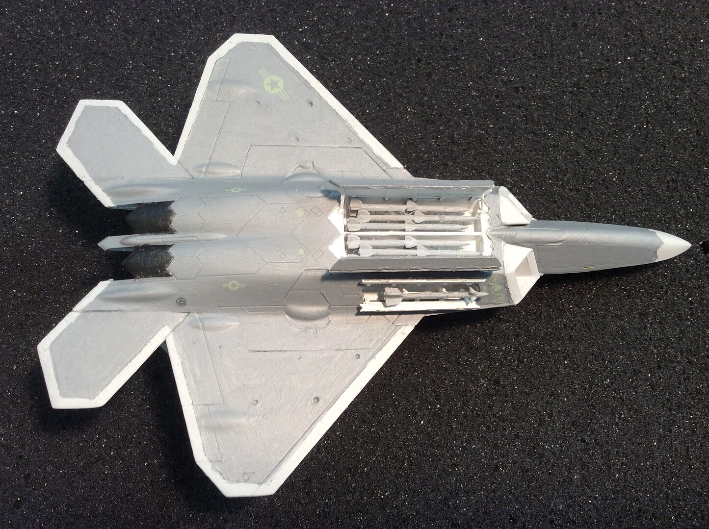 F-22A Raptor Fighter -- Plastic Model Airplane -- 1/144 Scale -- #01317 ...