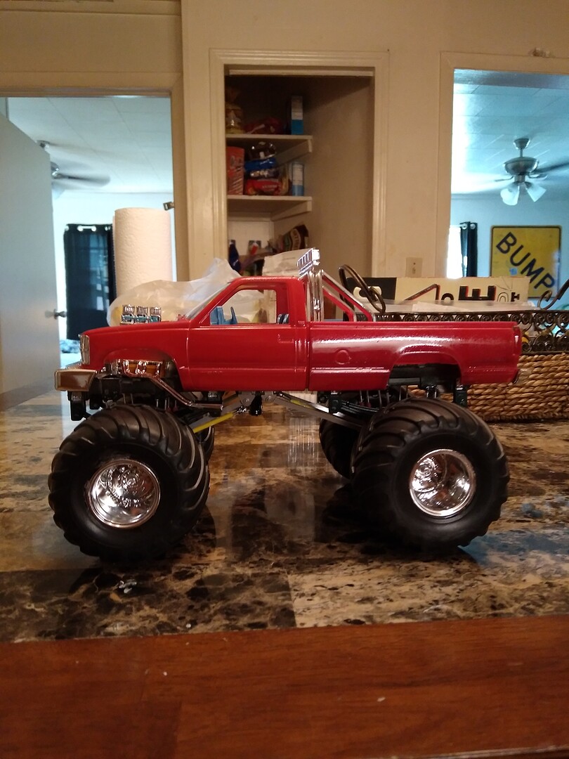 AMT USA-1 Chevy Silverado Monster Truck Plastic Model Truck