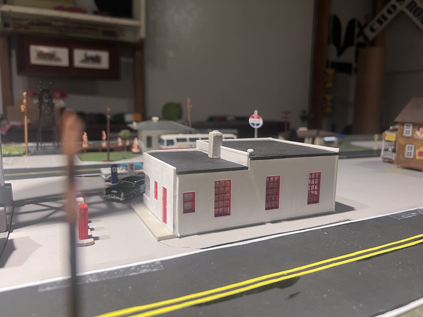 Al s Victory Service Station Kit 4 X 6 X 2 1 16 HO Scale Model al-s-victory-service-station-kit-4-x-6-x-2-1-16-ho-scale-model