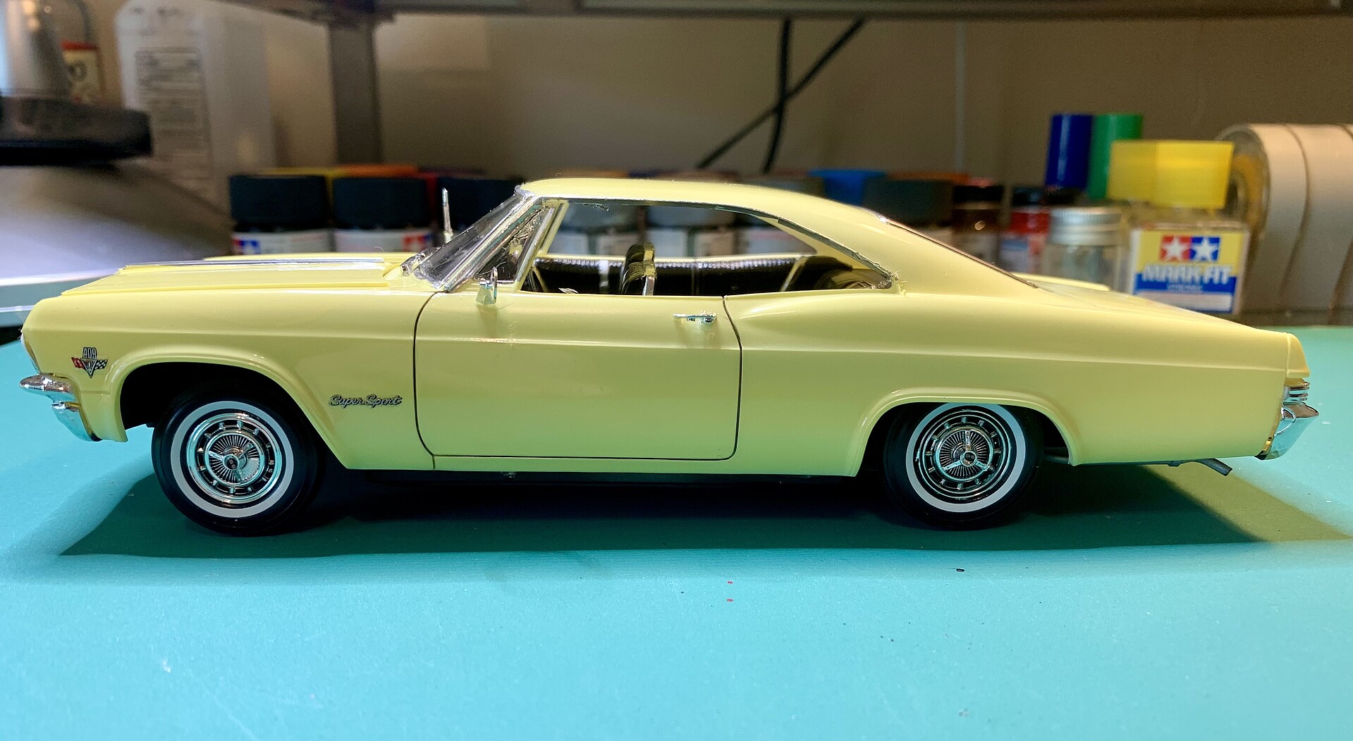 Revell – Maquette 1965 Chevy Impala – Échelle 1/25 – 142 Pièces – Moteur V-8 Personnalisé – Dès 12 Ans