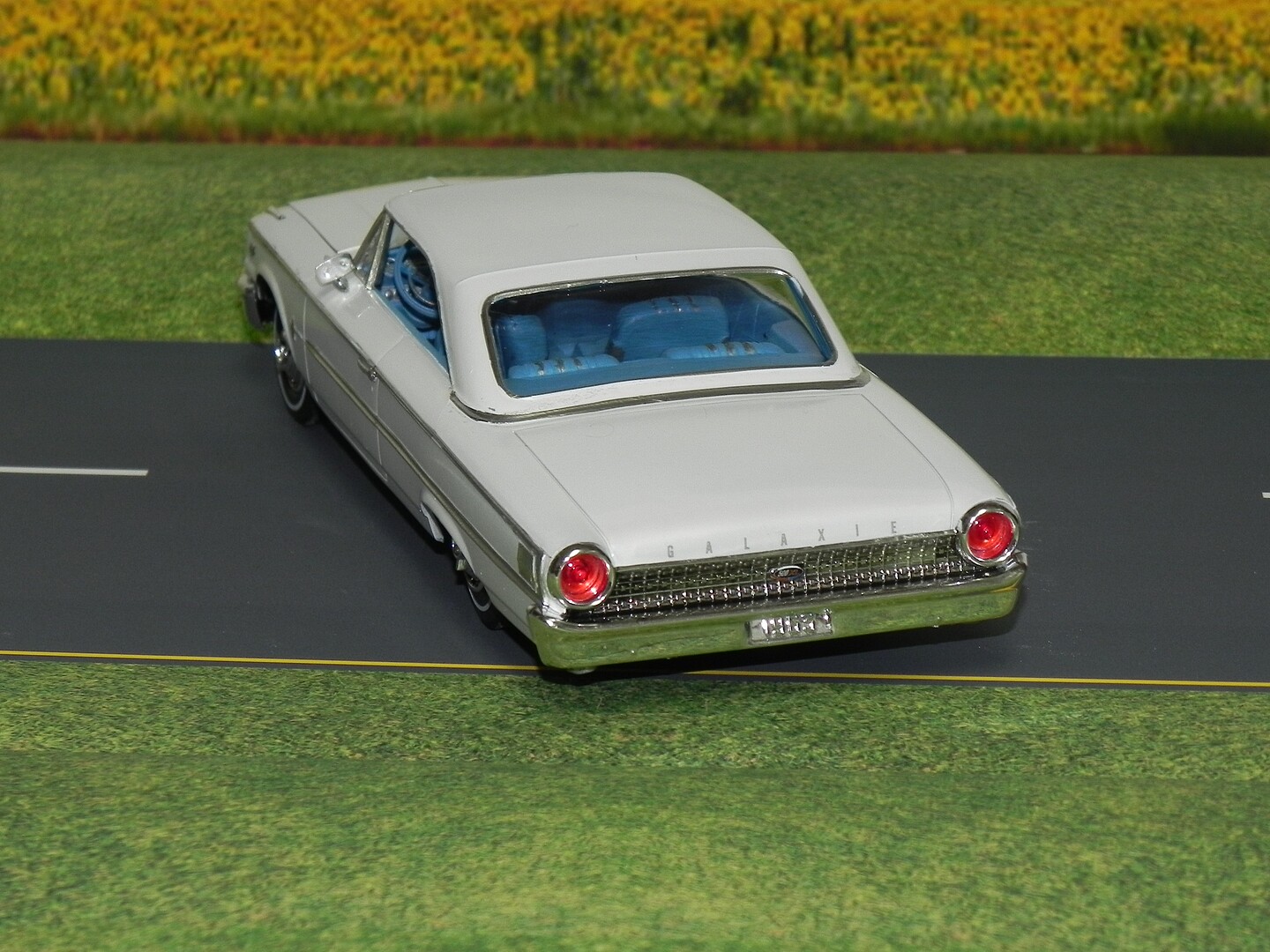 1963 Ford Galaxie Plastic Model Car Kit 1/25 Scale 1186