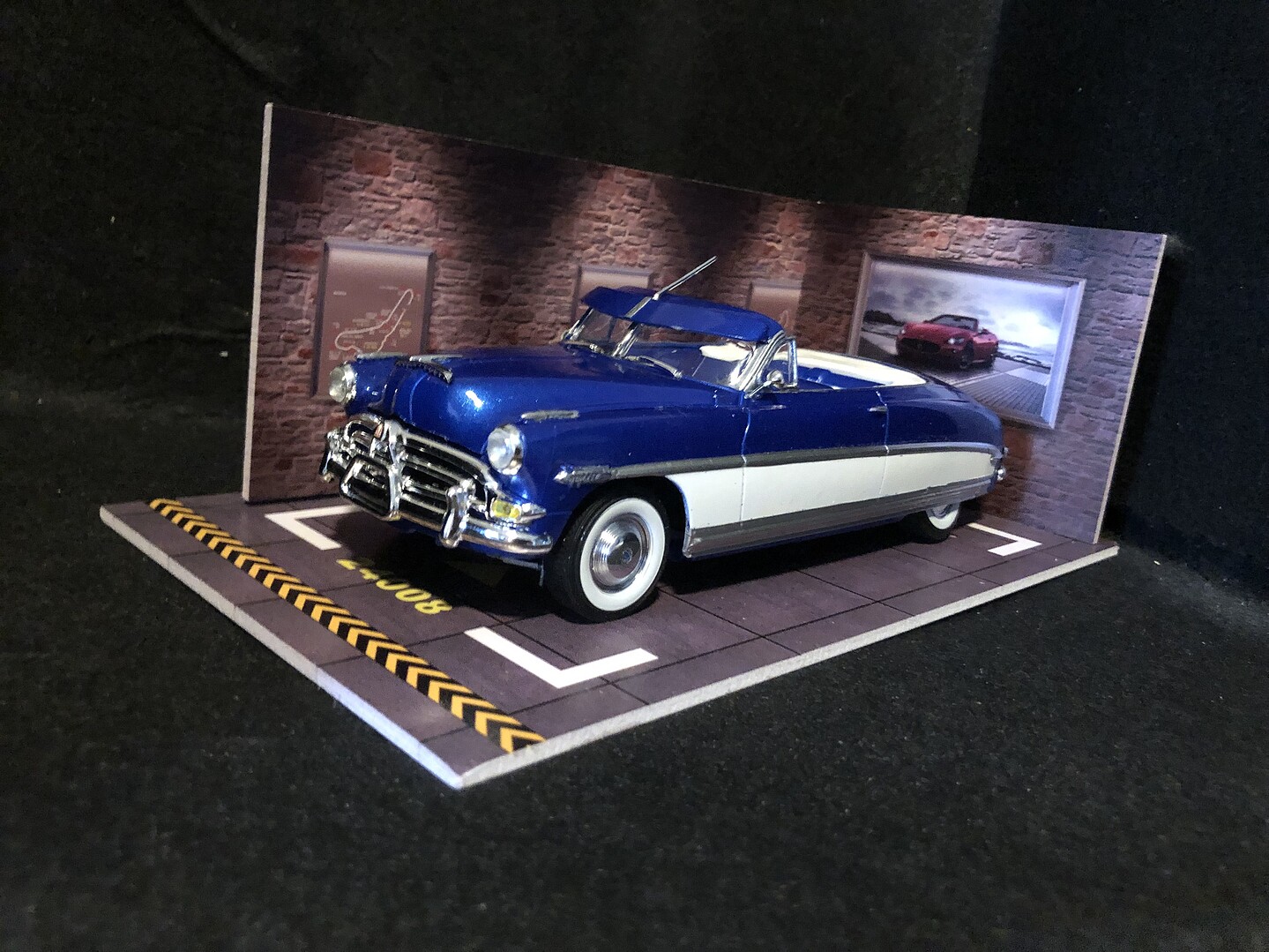 Moebius 1952 Hudson Hornet Convertible Plastic Model Car Kit 1/25