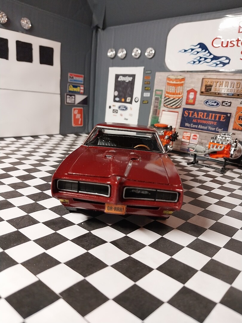 1968 Pontiac GTO Hardtop Craftsman Plastic Model Car 1/25 Scale