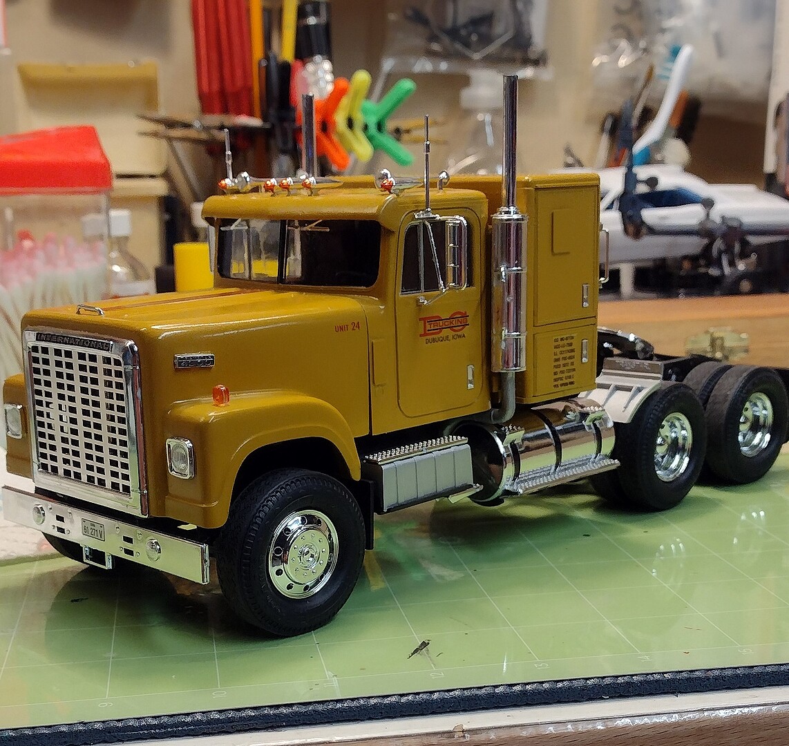 International Transtar Eagle Plastic Model Truck Kit Scale Pictures By