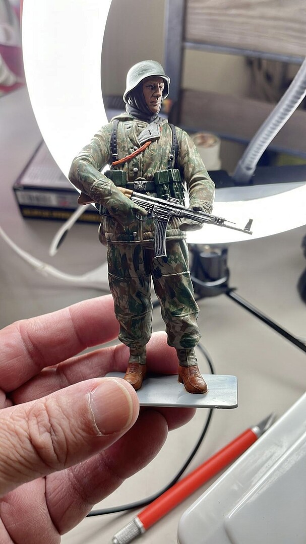 German WWII Infantryman Soldier Plastic Model Military Figure Kit