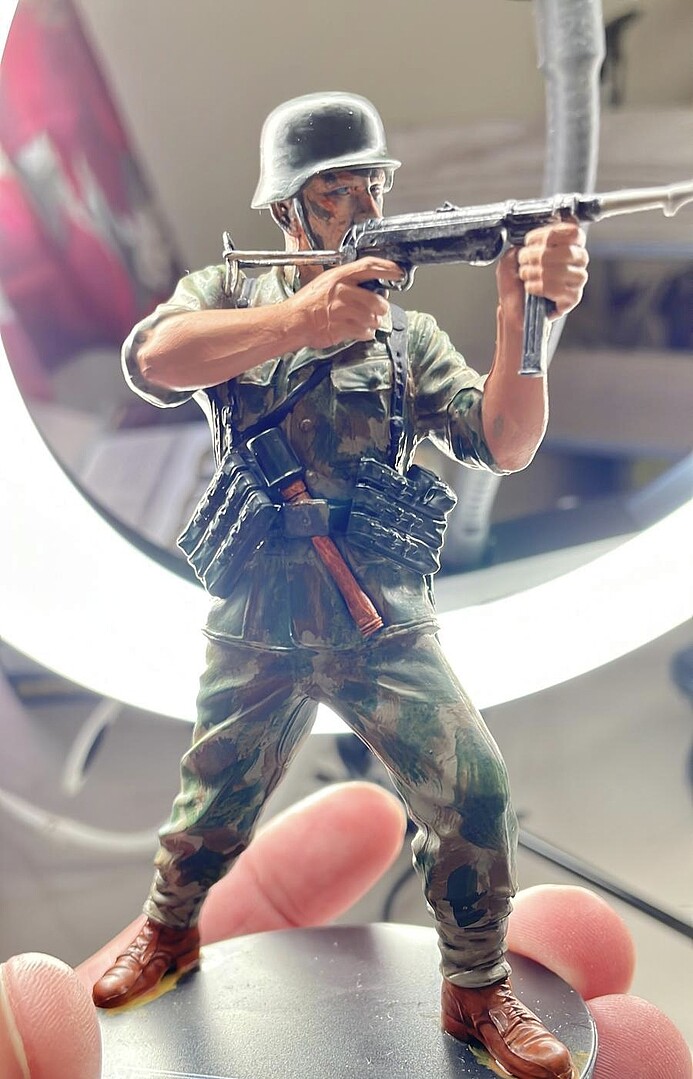 German Elite Infantry Soldier Plastic Model Military Figure Kit 1