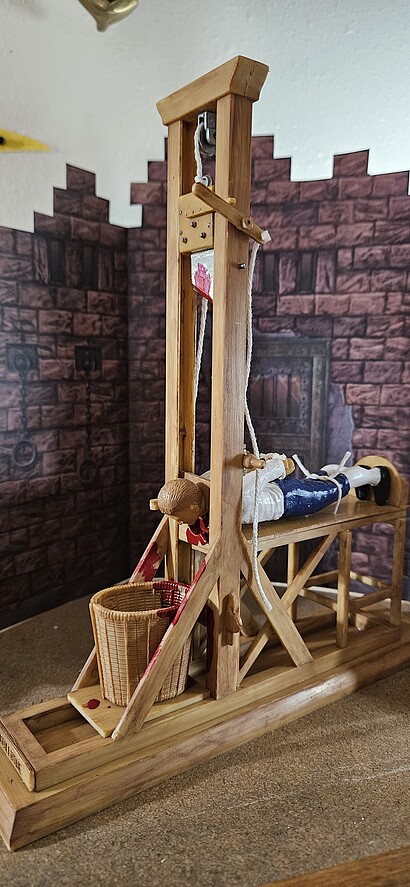 The Guillotine -- Plastic Model Fantasy Figure Kit -- 1/16 Scale ...