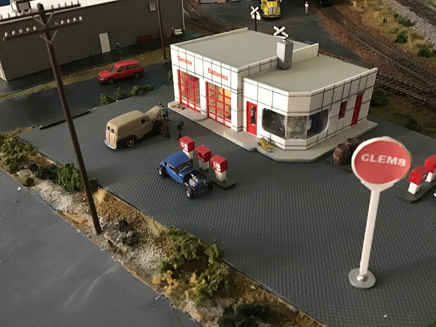 3072 Walthers Al's Victory Service Station HO Scale 