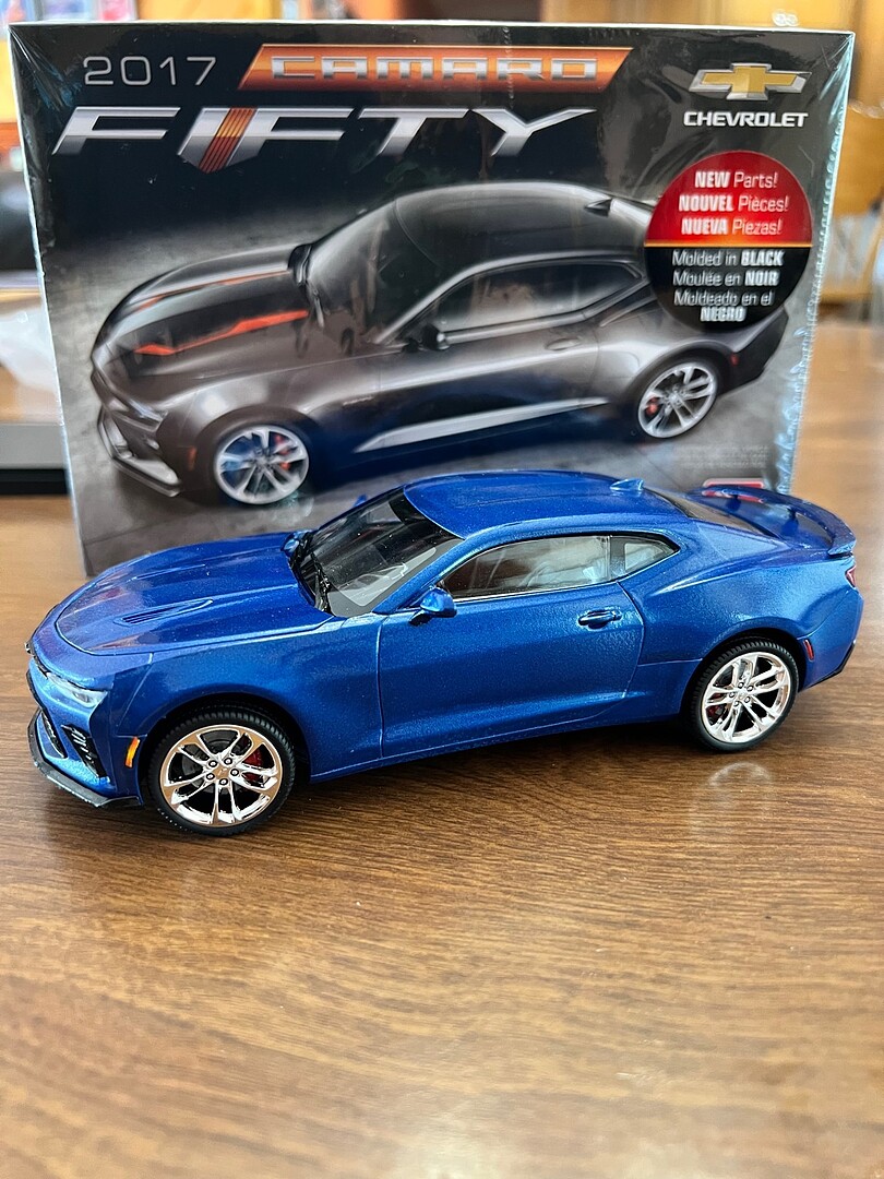 2017 Chevy Camaro 50th Anniversary -- Plastic Model Car Kit -- 1/25 ...