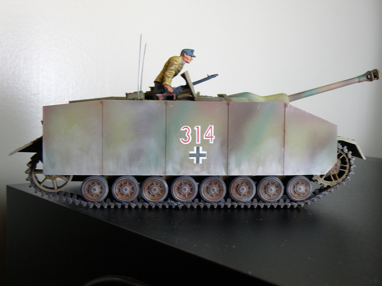 German Sturmgeschutz IV Tank -- Plastic Model Military Vehicle Kit -- 1 ...