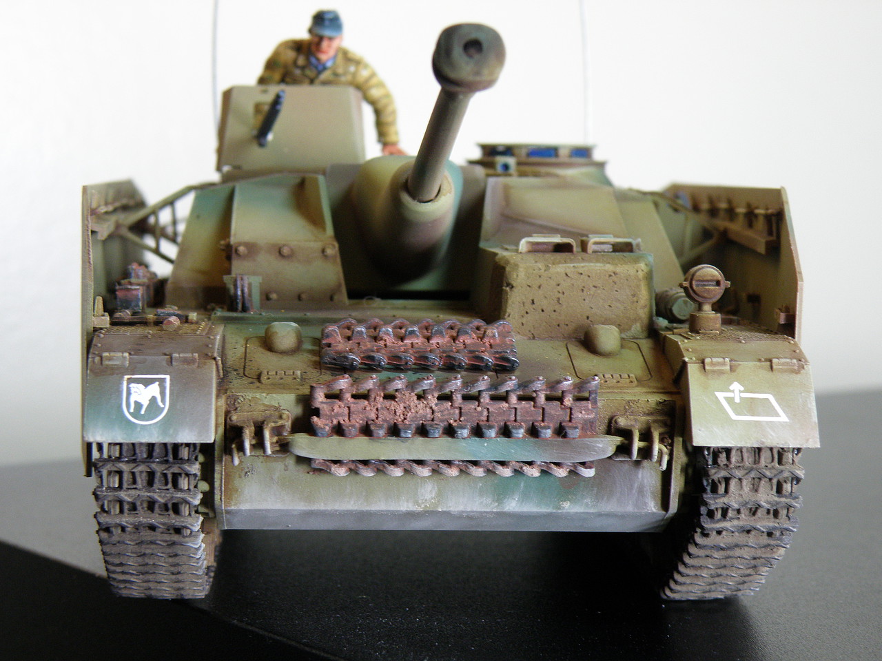 German Sturmgeschutz IV Tank -- Plastic Model Military Vehicle Kit -- 1 ...