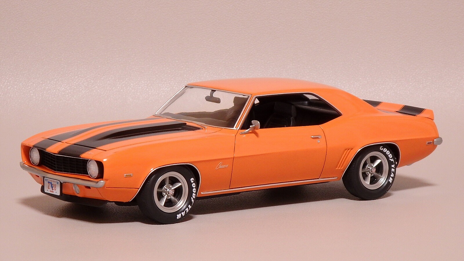 1969 Camaro Z28 RS -- Plastic Model Car Kit -- 1/25 Scale -- #857457 ...