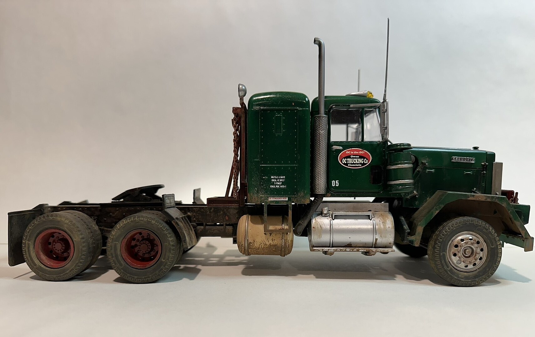 Alaskan Hauler Kenworth Tractor -- Plastic Model Car Truck Vehicle -- 1 ...