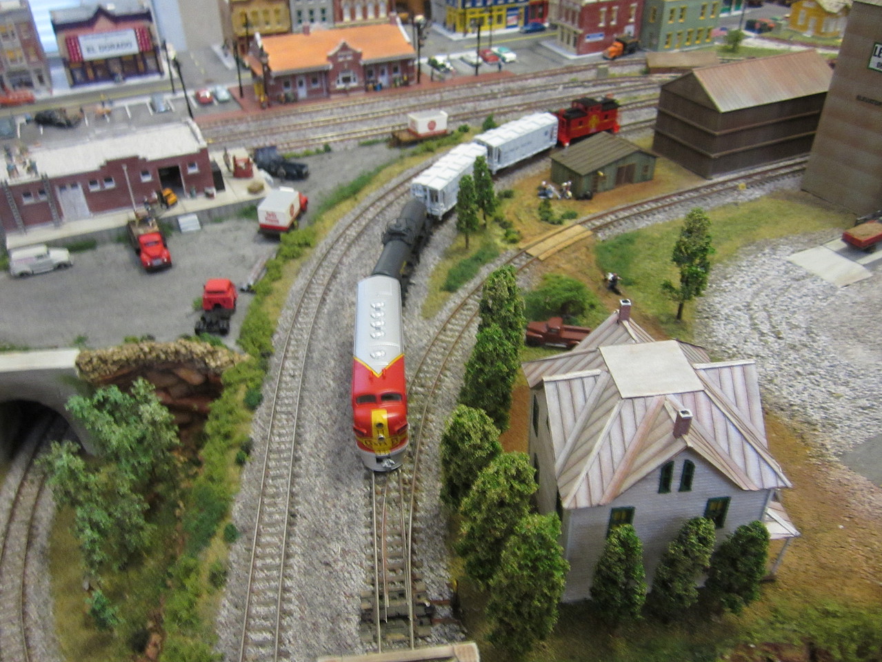 Diesel Freight Train-Only Set Standard DC Santa Fe -- N Scale Model ...