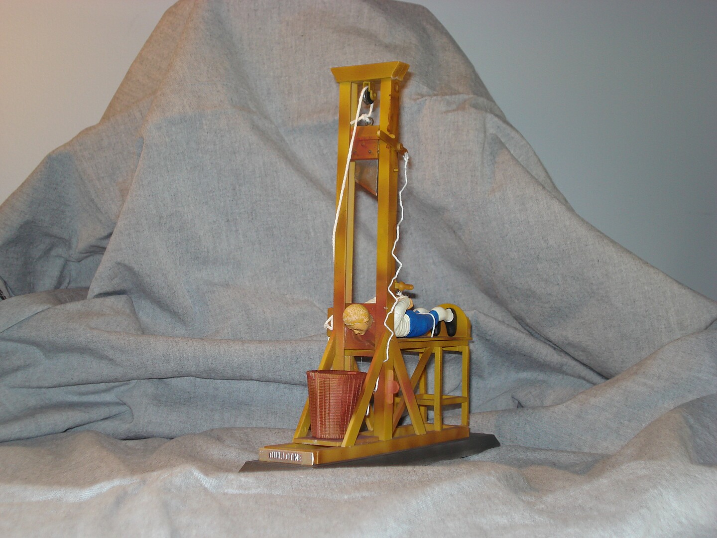 The Guillotine -- Plastic Model Fantasy Figure Kit -- 1/16 Scale ...