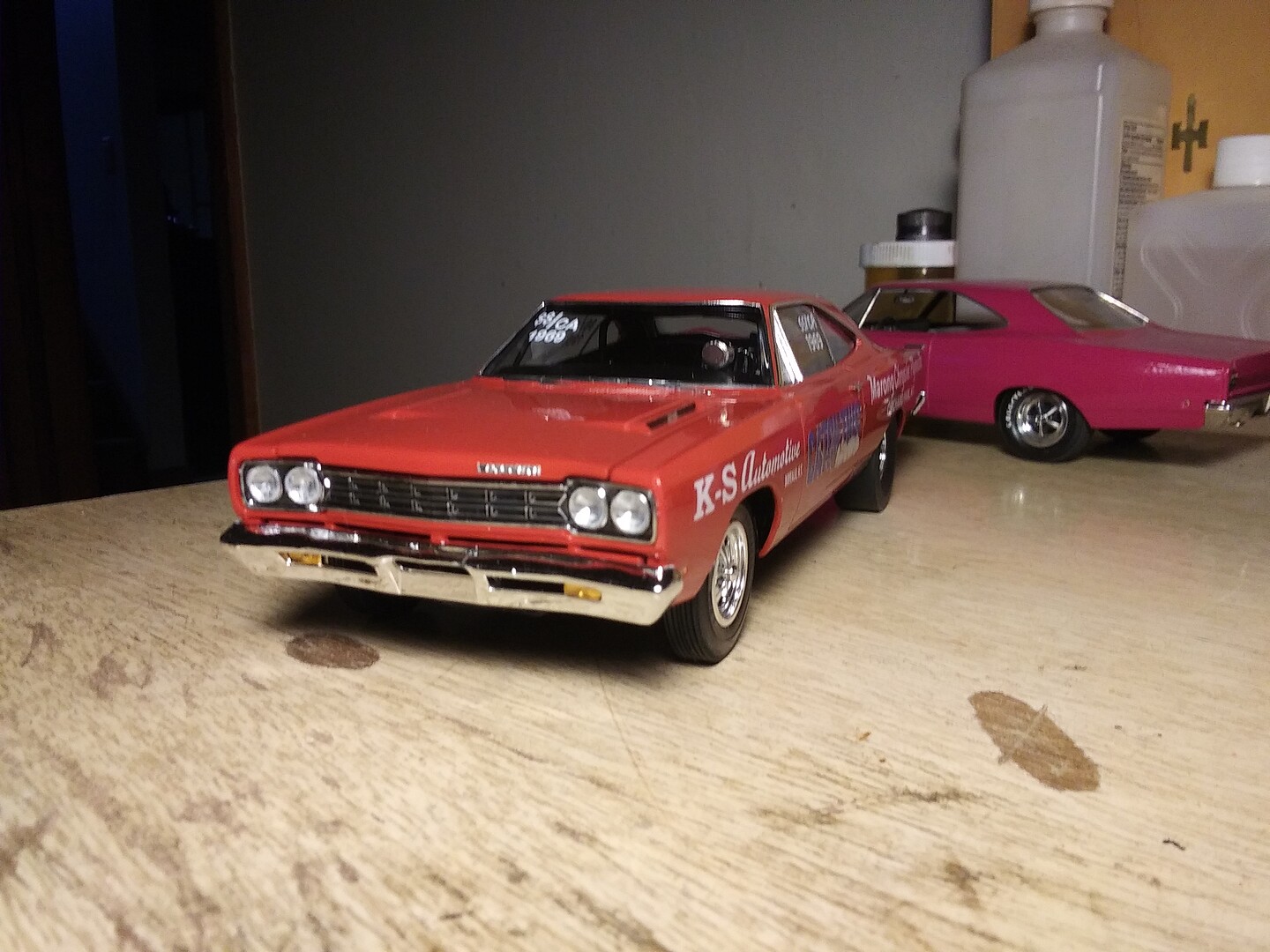 1968 Plymouth Roadrunner Customizing Car -- Plastic Model Car Vehicle ...