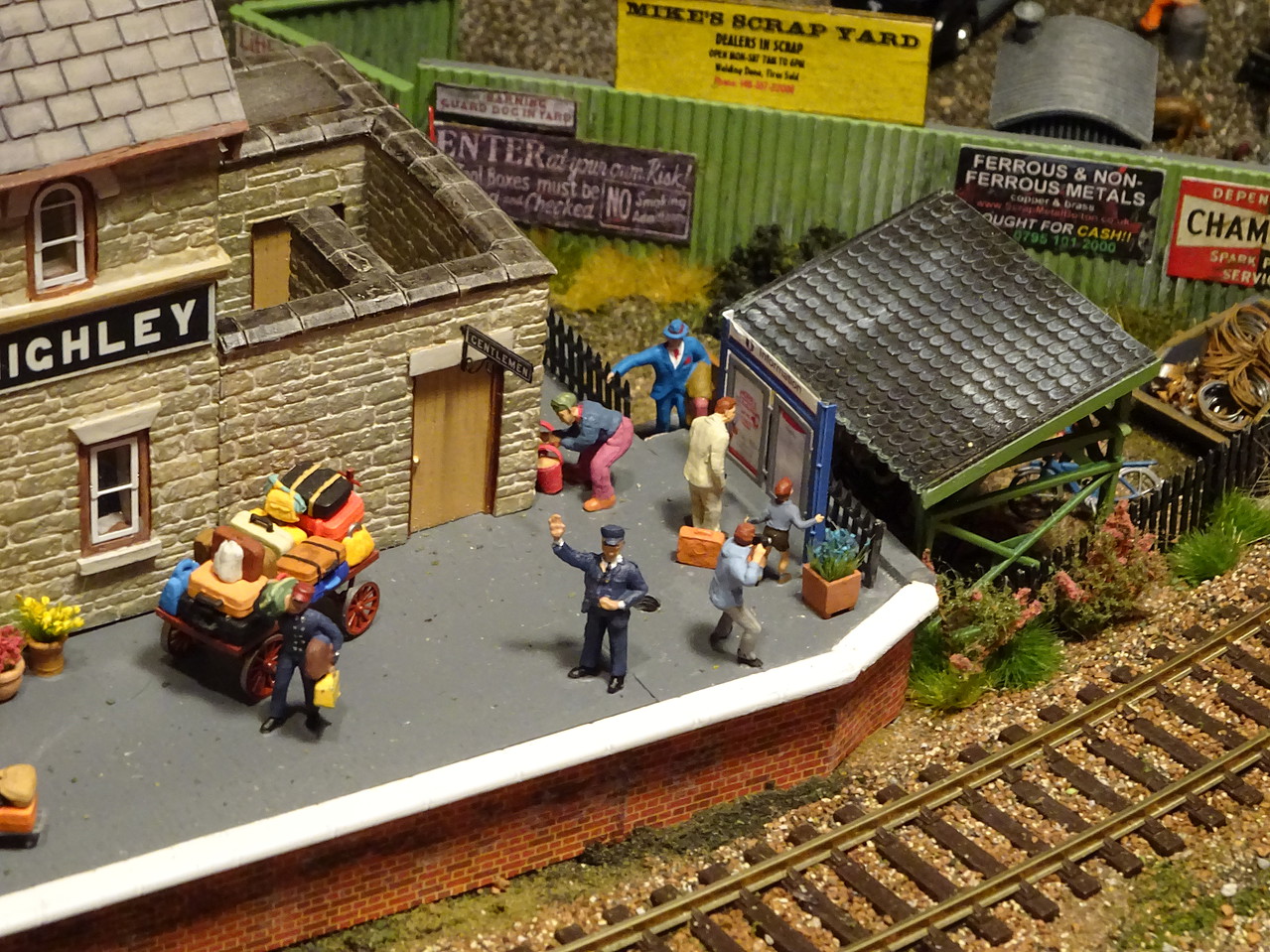 Carts with Assorted Luggage Model Railroad Building Accessory HO