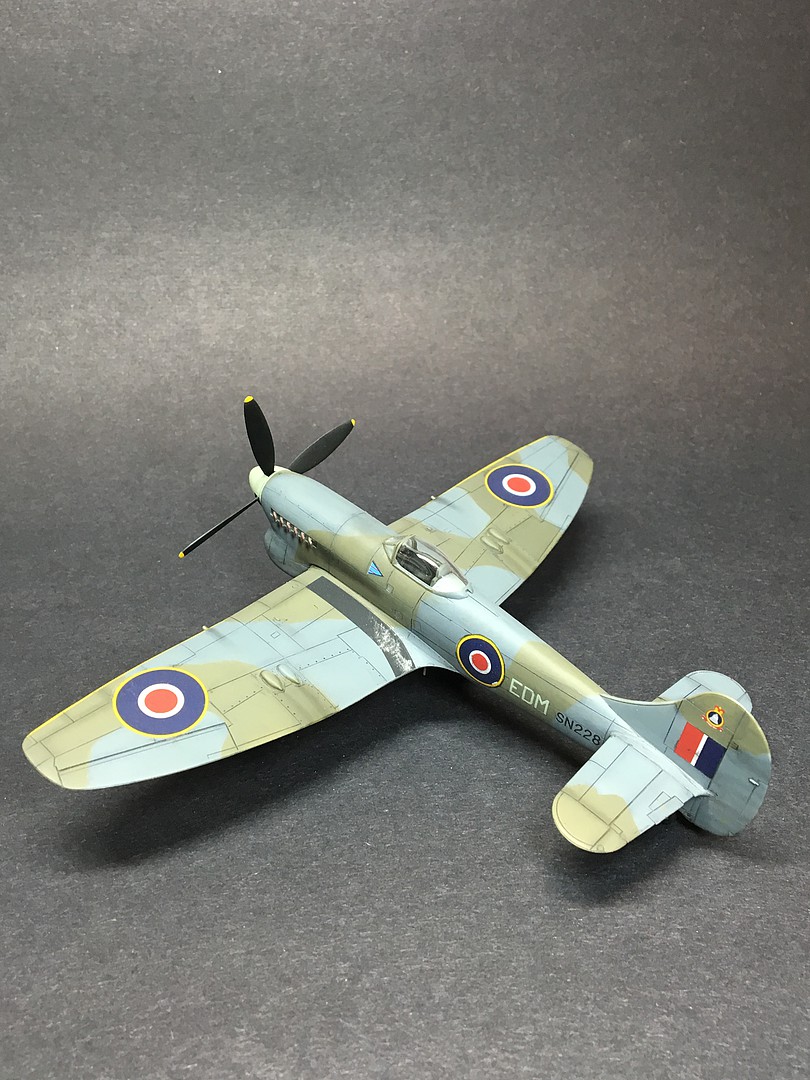 Hawker Typhoon 1B Aircraft -- Plastic Model Airplane Kit -- 1/72 Scale ...