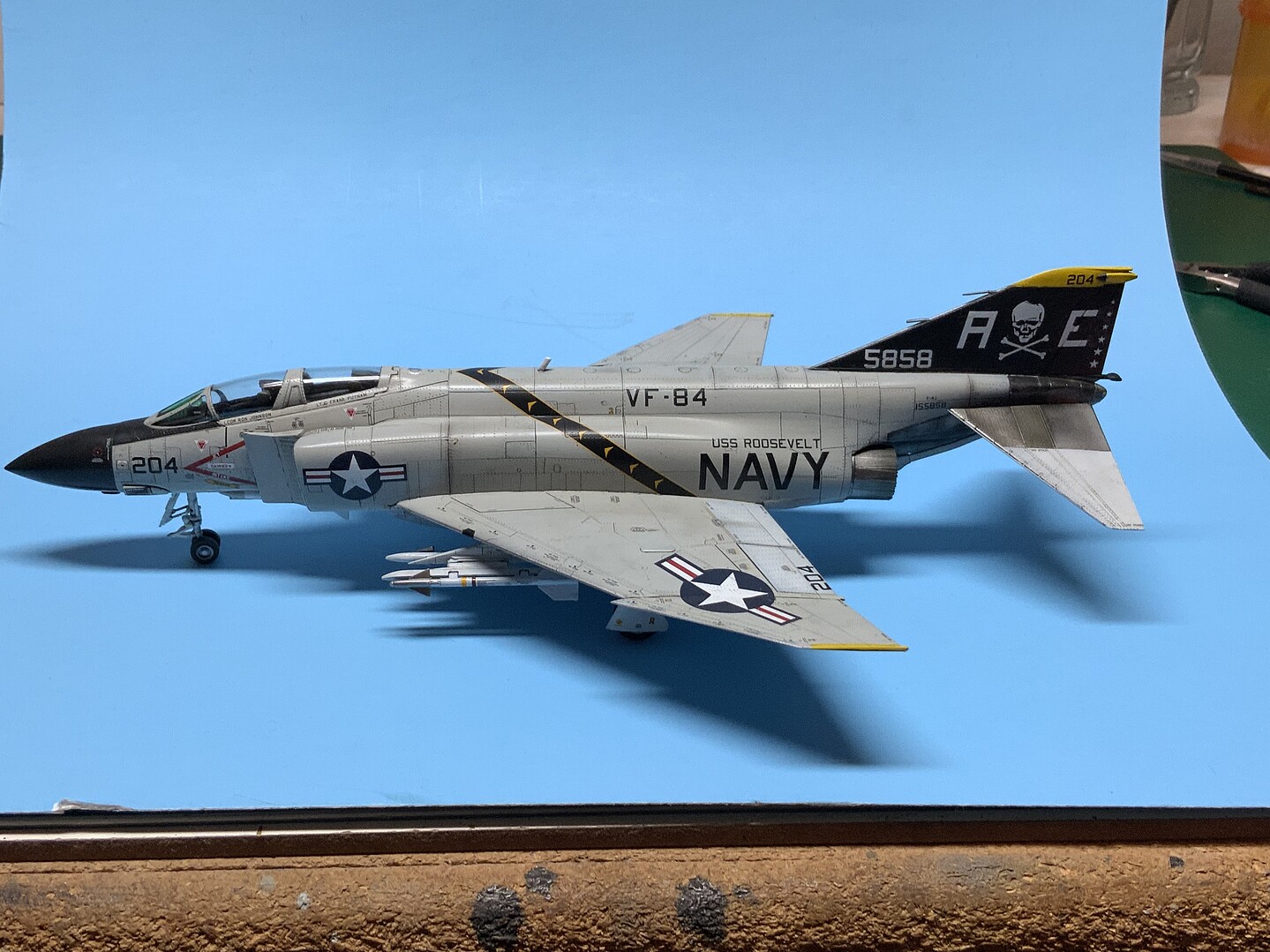 F-4J VF-84 Jolly Rogers -- Plastic Model Airplane Kit -- 1/72 Scale ...