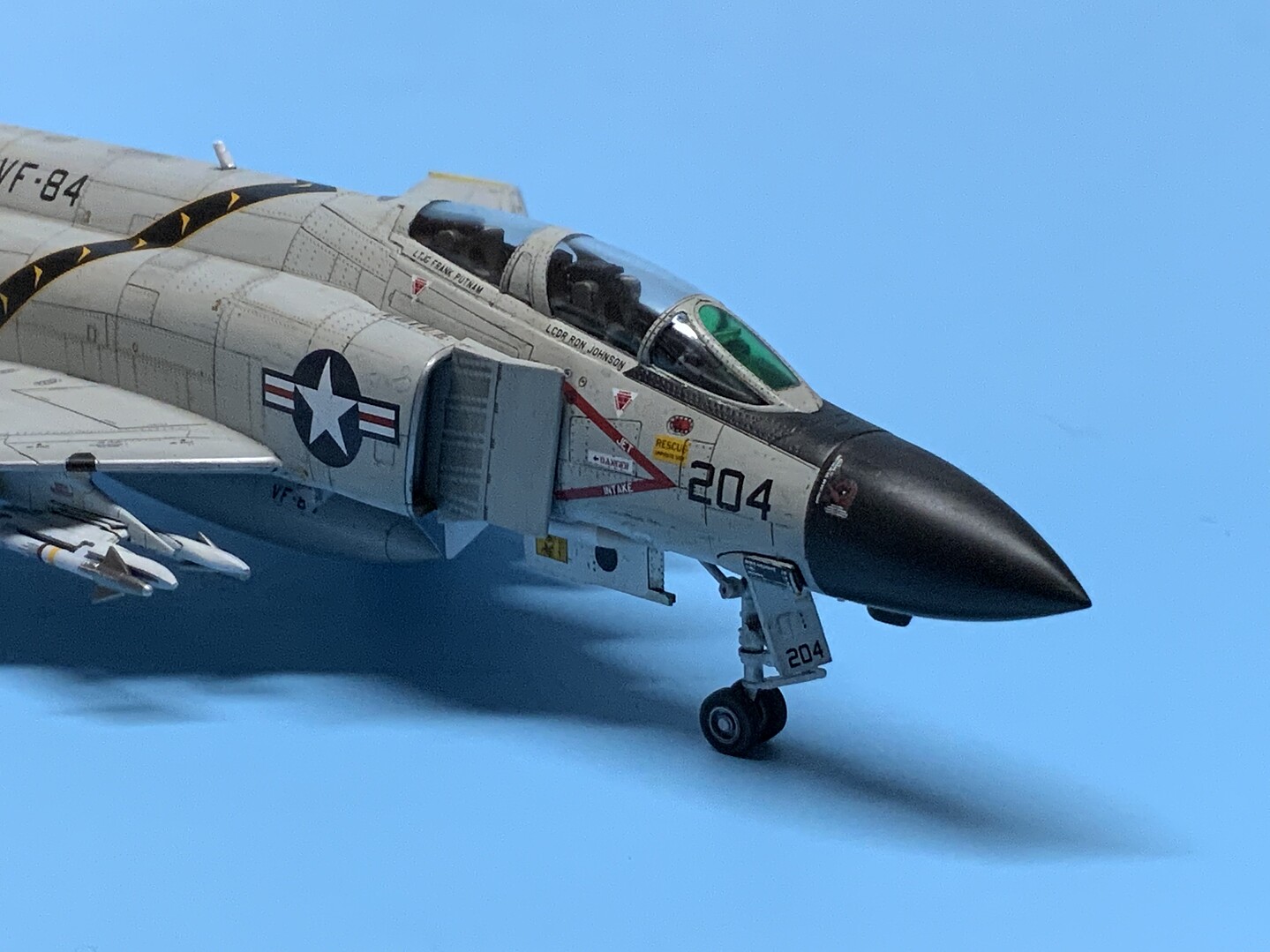 F-4J VF-84 Jolly Rogers -- Plastic Model Airplane Kit -- 1/72 Scale ...