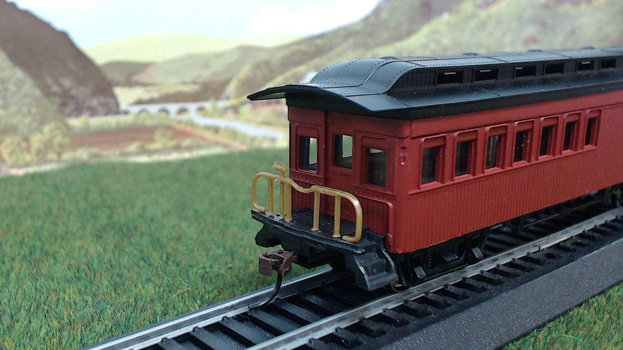 18601880 Combine Painted Unlettered HO Scale Model Train Passenger