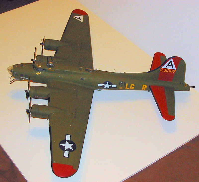 B-17G Flying Fortress -- Plastic Model Airplane Kit -- 1/48 Scale ...