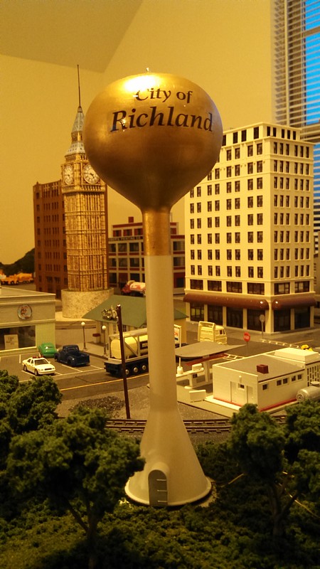 Modern Water Tower -- Kit - 9-1/2 23.7 Tall x 3-1/8 7.8cm Diameter