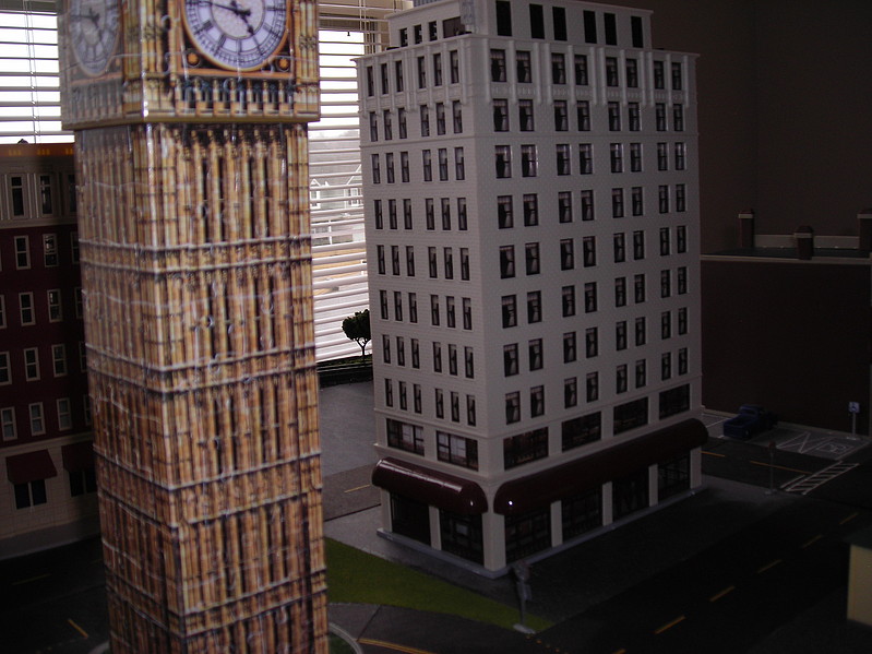 Ashmore Hotel Kit 85/8 x 47/16 x 137/8'' HO Scale Model Railroad Building 3764