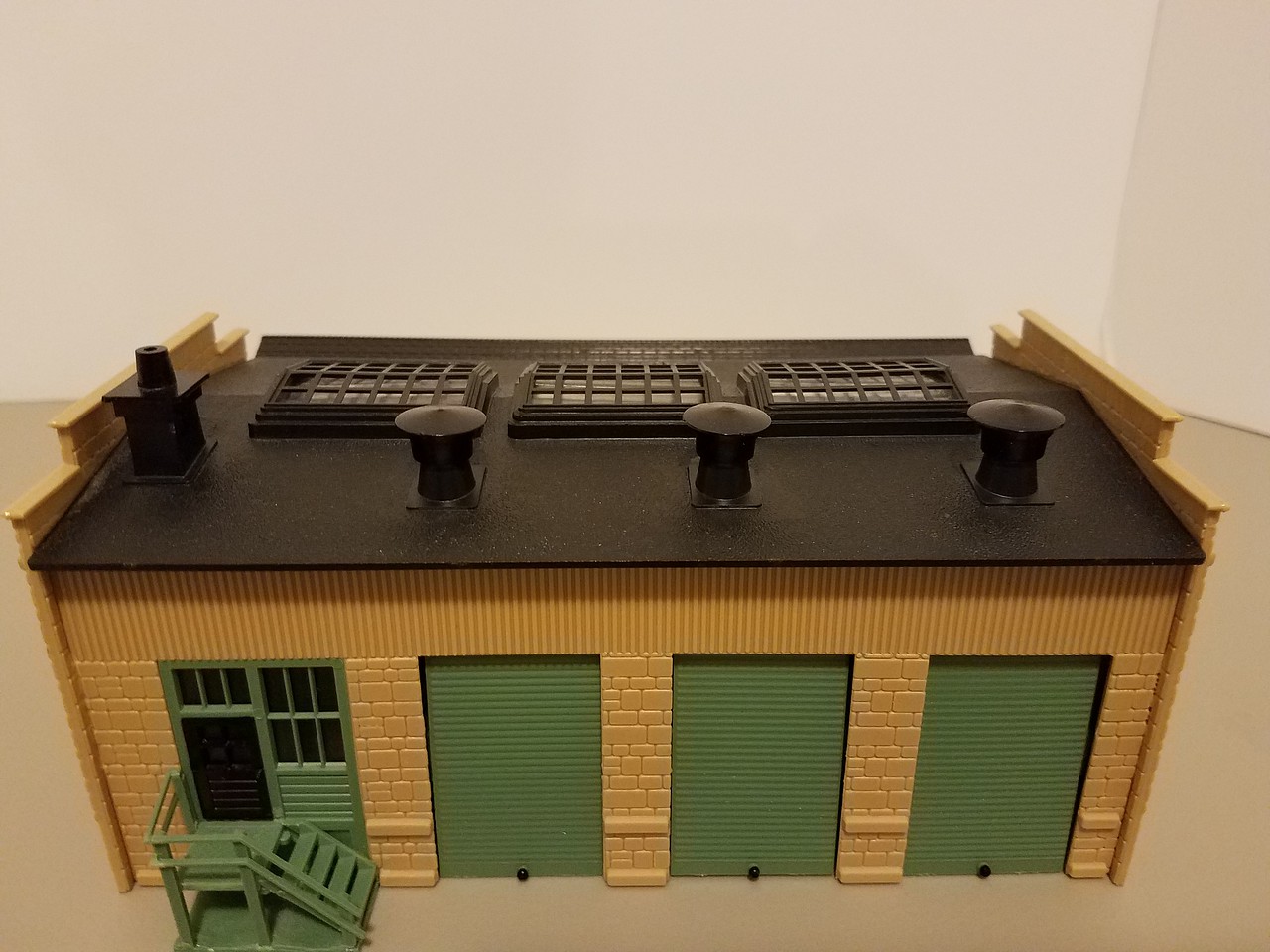 Truck Repair Shop Kit HO Scale Model Railroad Building 912