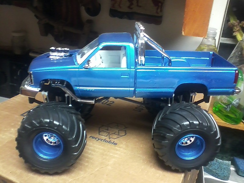 USA1 Monster Truck Plastic Model Monster Truck Kit 1/25 Scale
