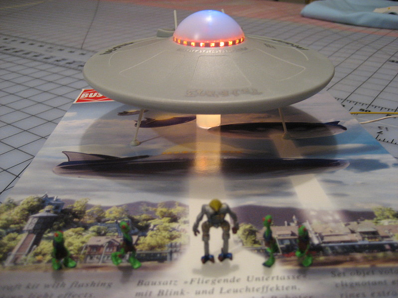 Details about   N Scale UFO ALIEN FLYING SAUCER  Scratch Built Flat-Front Background Walthers 