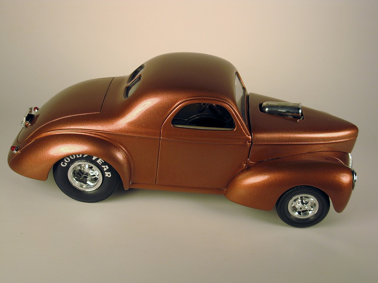 Gallery Pictures Monogram 1941 Willys Street Rod Plastic Model Car Kit 