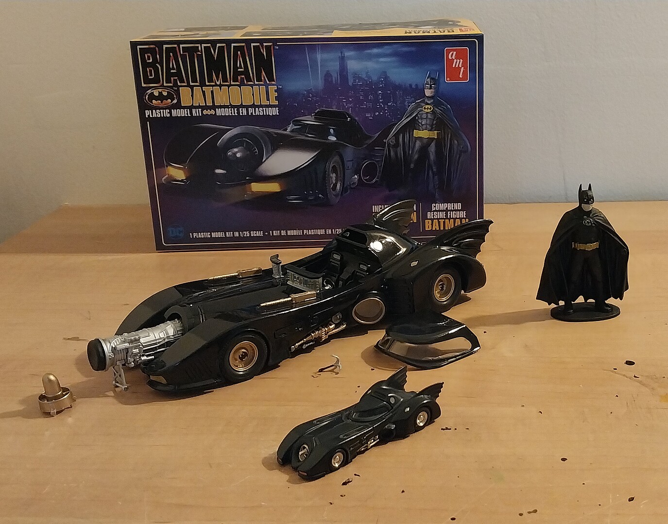 1989 Batmobile With Resin Batman Figure Plastic Model Vehicle Kit 125 Scale 1107 8816