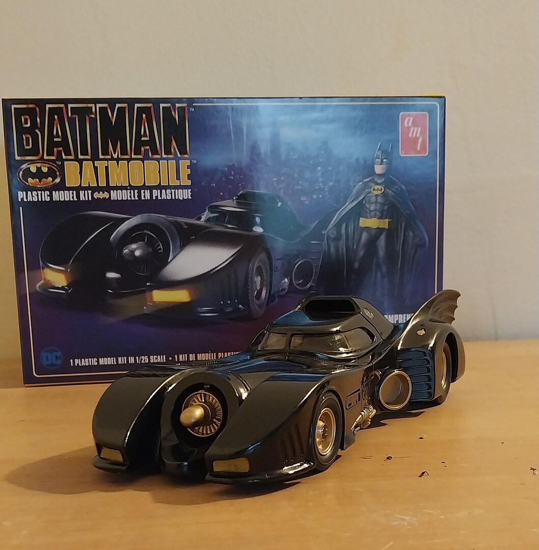 1989 Batmobile With Resin Batman Figure Plastic Model Vehicle Kit 125 Scale 1107 0998