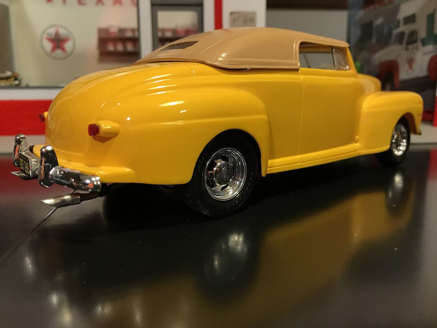 Greased Lightning 1948 Ford Convertible Plastic Model  