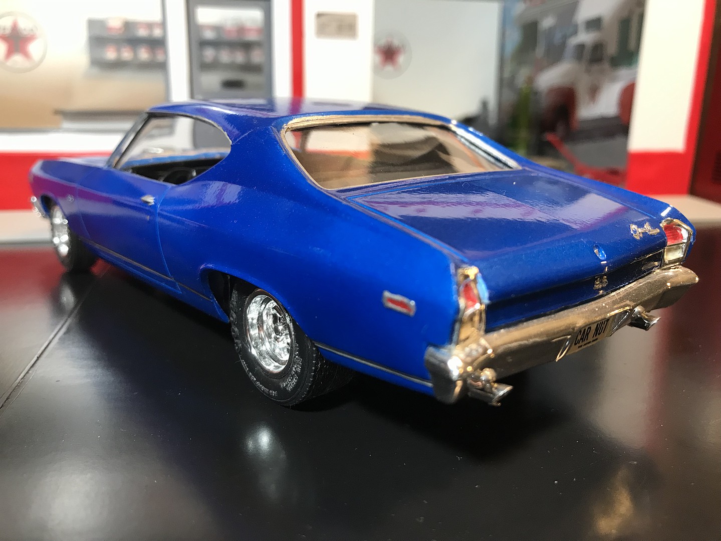 1969 Chevy Chevelle Hardtop -- Plastic Model Car Kit -- 1/24 Scale ...