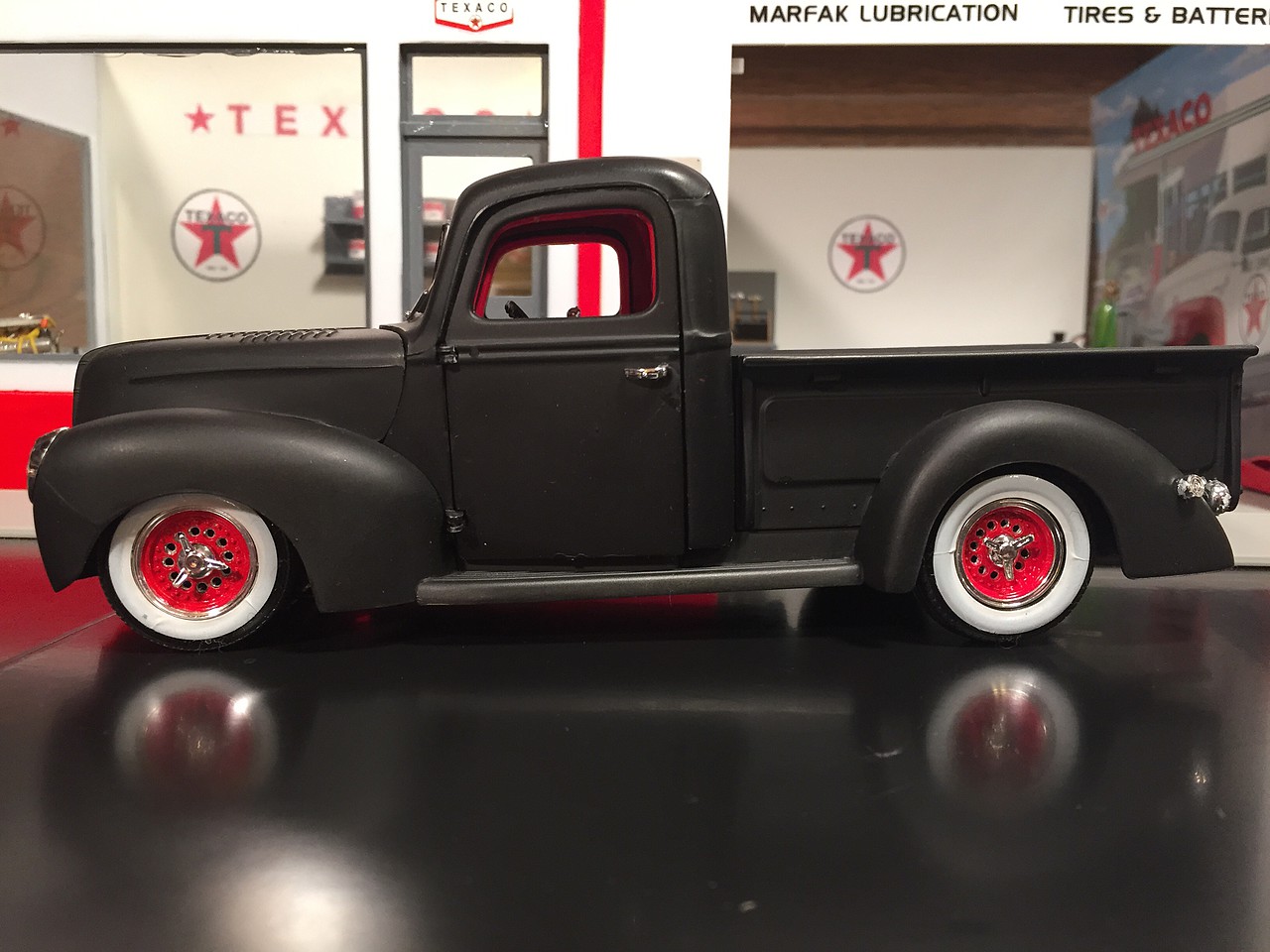 1940 Ford Custom Pickup Truck -- Plastic Model Truck Kit -- 1/24 Scale ...