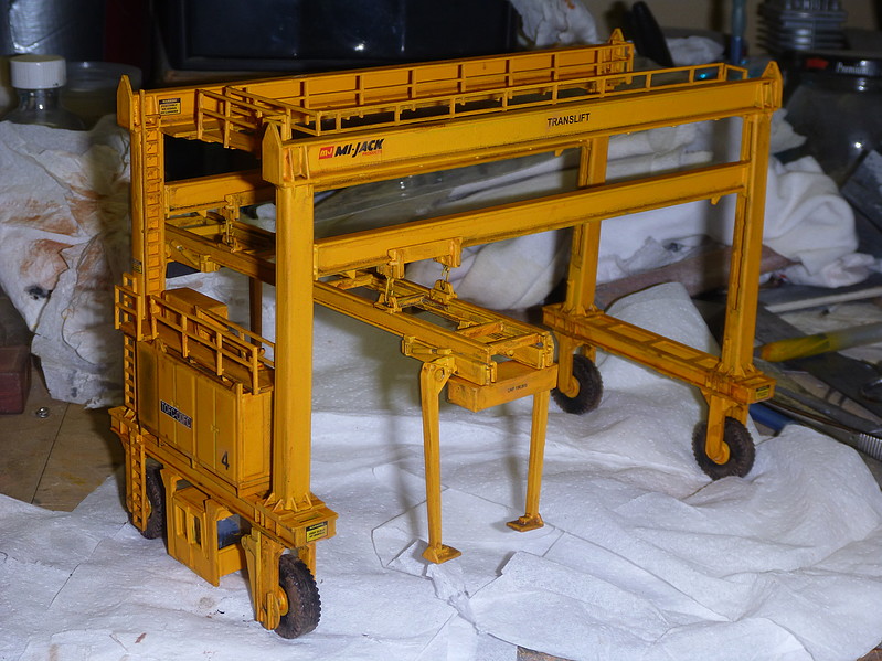 Walthers Cornerstone 3122 Mijack Translift Intermodal Crane HO Scale