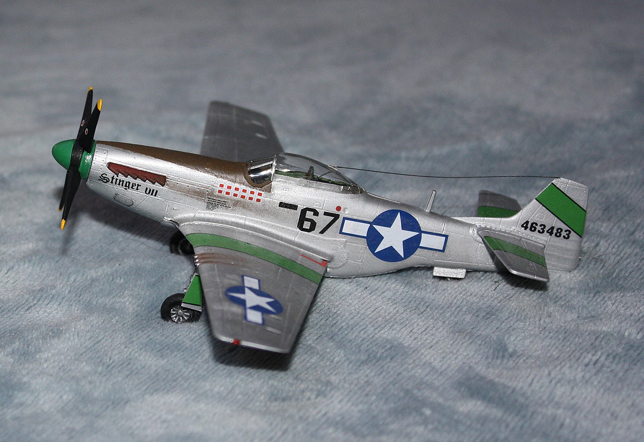 HobbyBoss Easy Build P-51D Mustang IV Plastic Model Airplane Kit 1