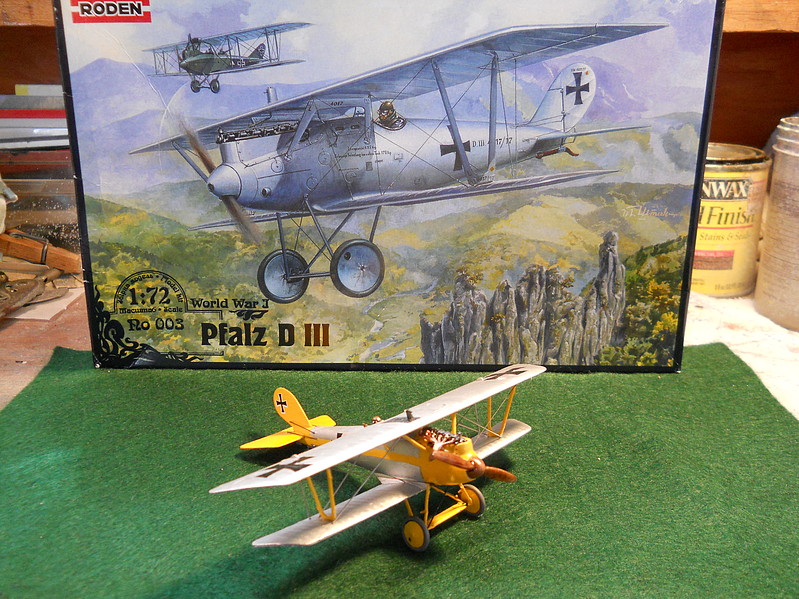 Roden WW1/World War One Pfalz D.IIIa Carl Degeloff 1/72 Scale Model Airplane Kit
