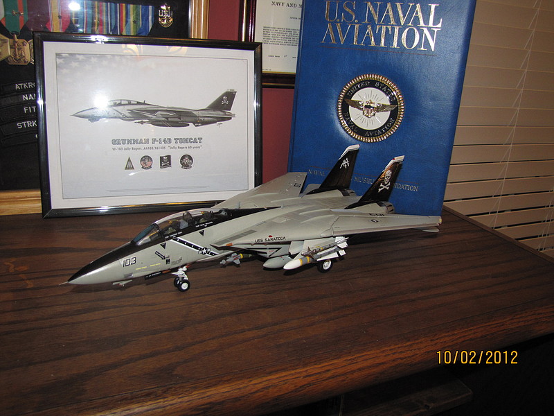 HobbyBoss F-14B Tomcat Plastic Model Airplane Kit 1/48 Scale #80367