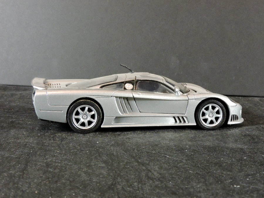 Saleen S7 Metallic Red Metal -- Metal Body Plastic Model Car Kit -- 1/ ...