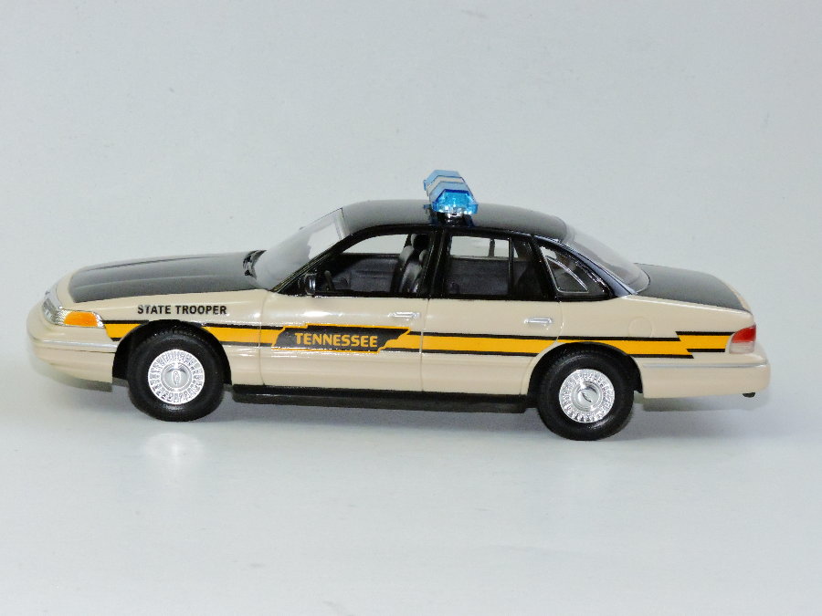 Ford Crown Vic TN State Police Prepainted Cop -- Plastic Model Car Kit ...