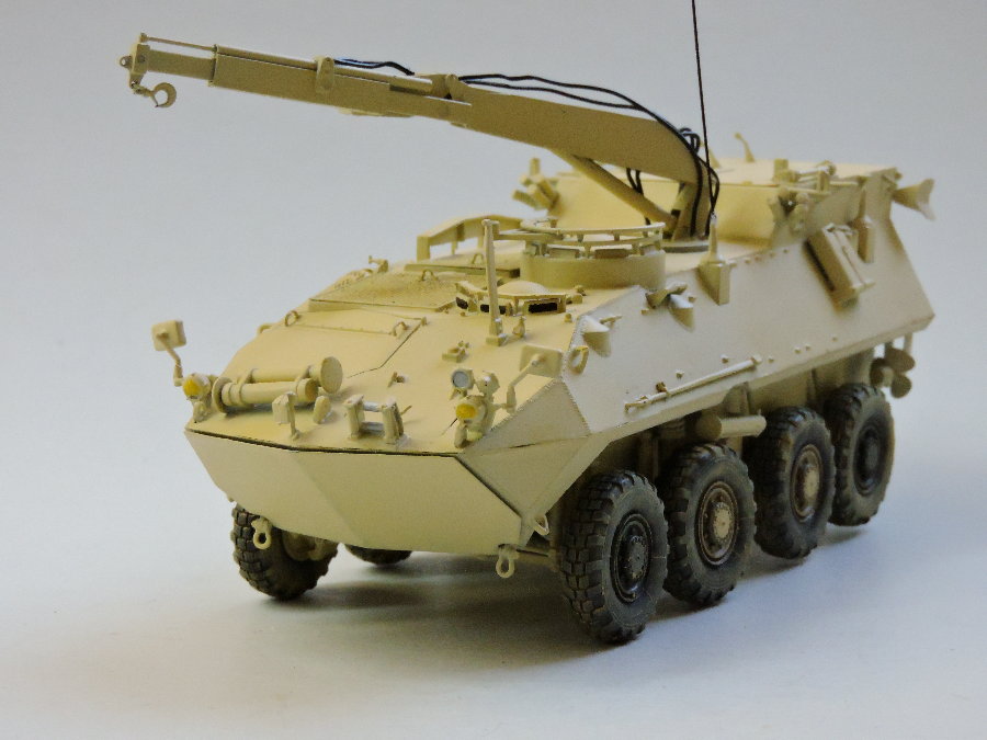 Details about   USMC LIGHT ARMORED VEHICLE-RECOVERY LAN-R 1/72 tank Trumpeter model kit 07269 