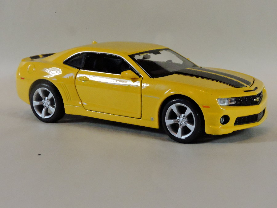 2010 Camaro SS RS (Yellow) -- Diecast Model Car -- 1/24 Scale ...