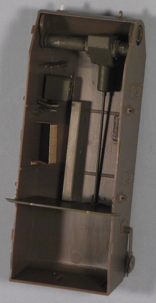 M22 Locust Airborne Tank Plastic Model Tank Kit 1/35 Scale