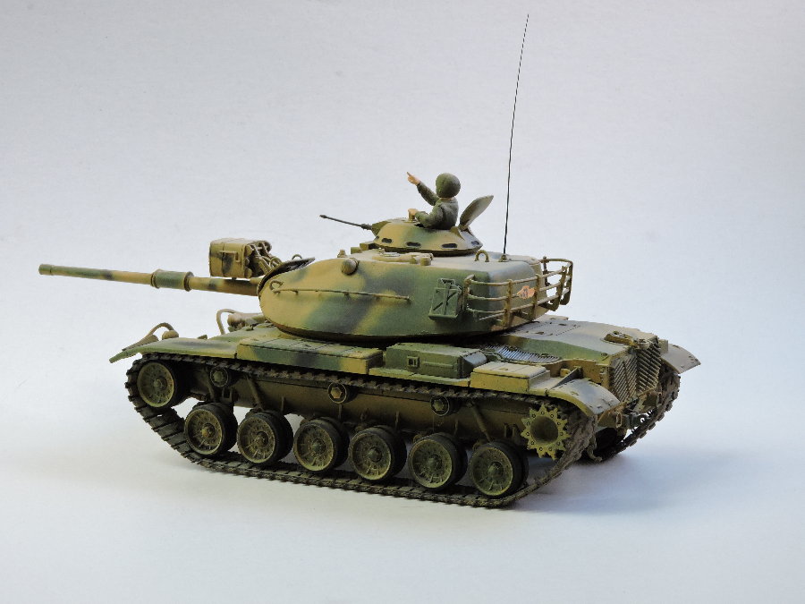 Us Tank M60a1 Plastic Model Military Vehicle Kit 135 Scale