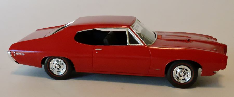 1968 Pontiac Gto Hardtop Craftsman -- Plastic Model Car -- 1 25 Scale 