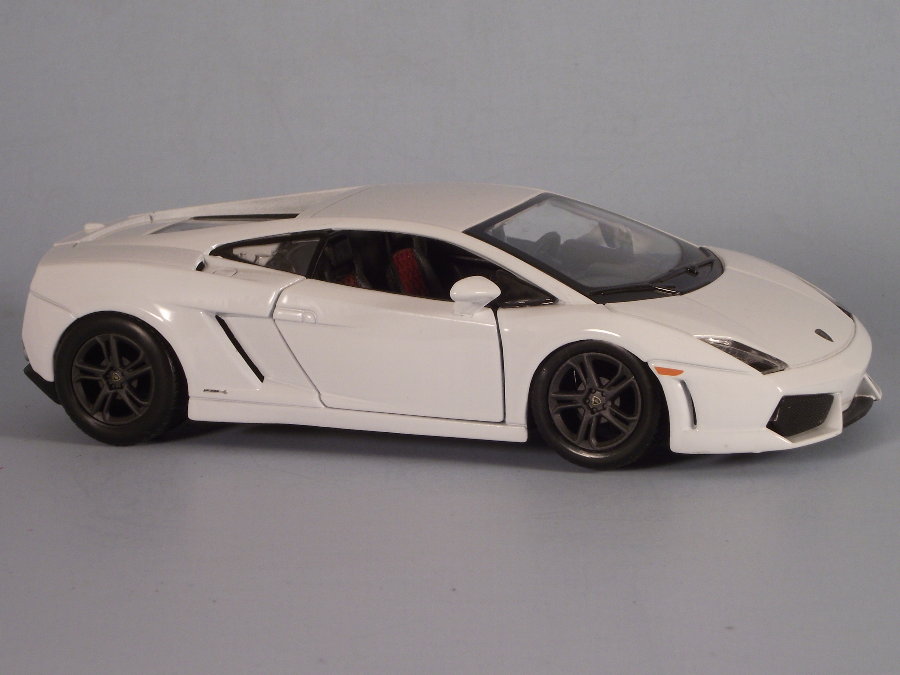 Lamborghini Gallardo LP560-4 Pictures