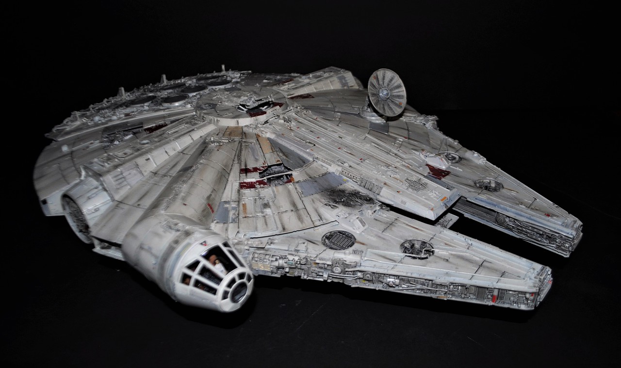 bandai millennium falcon model kit